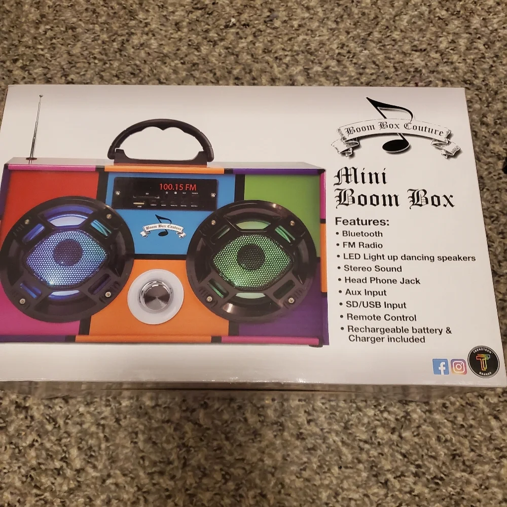 Mini Boom Box - Picture 2 of 3